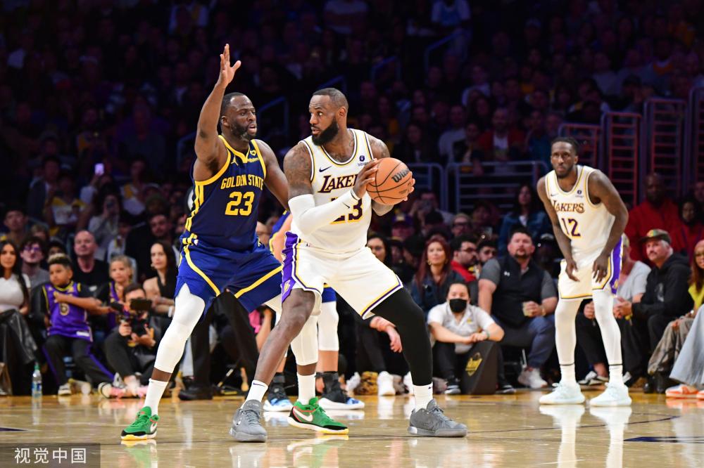 8个篮板 8个篮板